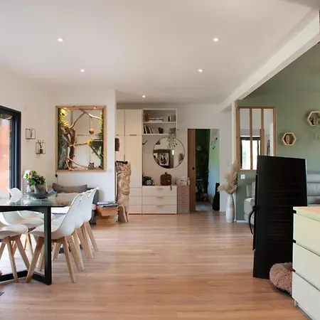 Maison Route De L'ocean Holiday home *